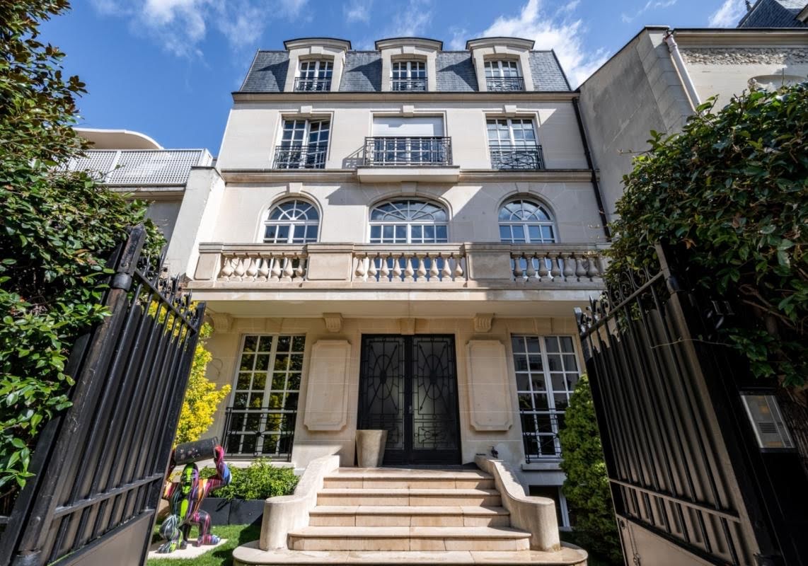 6 bedrooms House in Neuilly-sur-Seine, France No. 186970