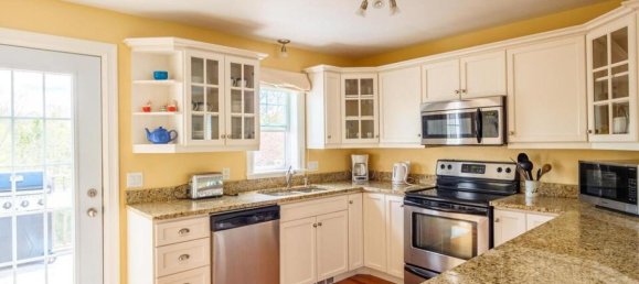 6 bedrooms House in Chester, Canada No. 246 10