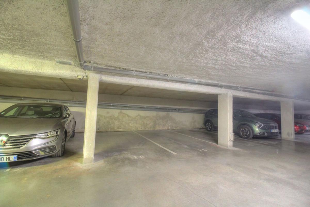 Estacionamento em Fleury-les-Aubrais, France N.º 94212