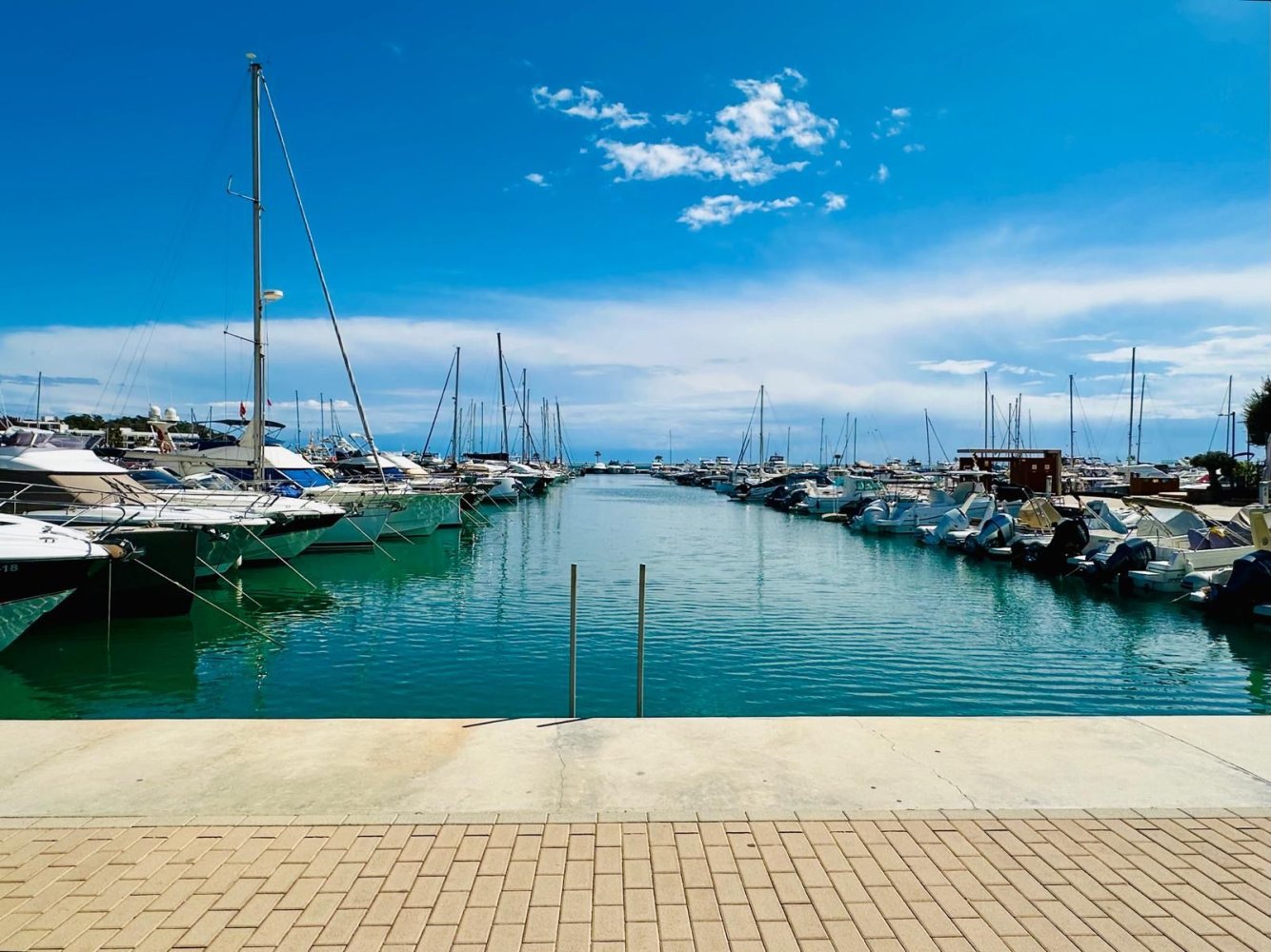 Propriété commerciale à Santa Eulalia Del Rio, Spain 235m² No. 78807