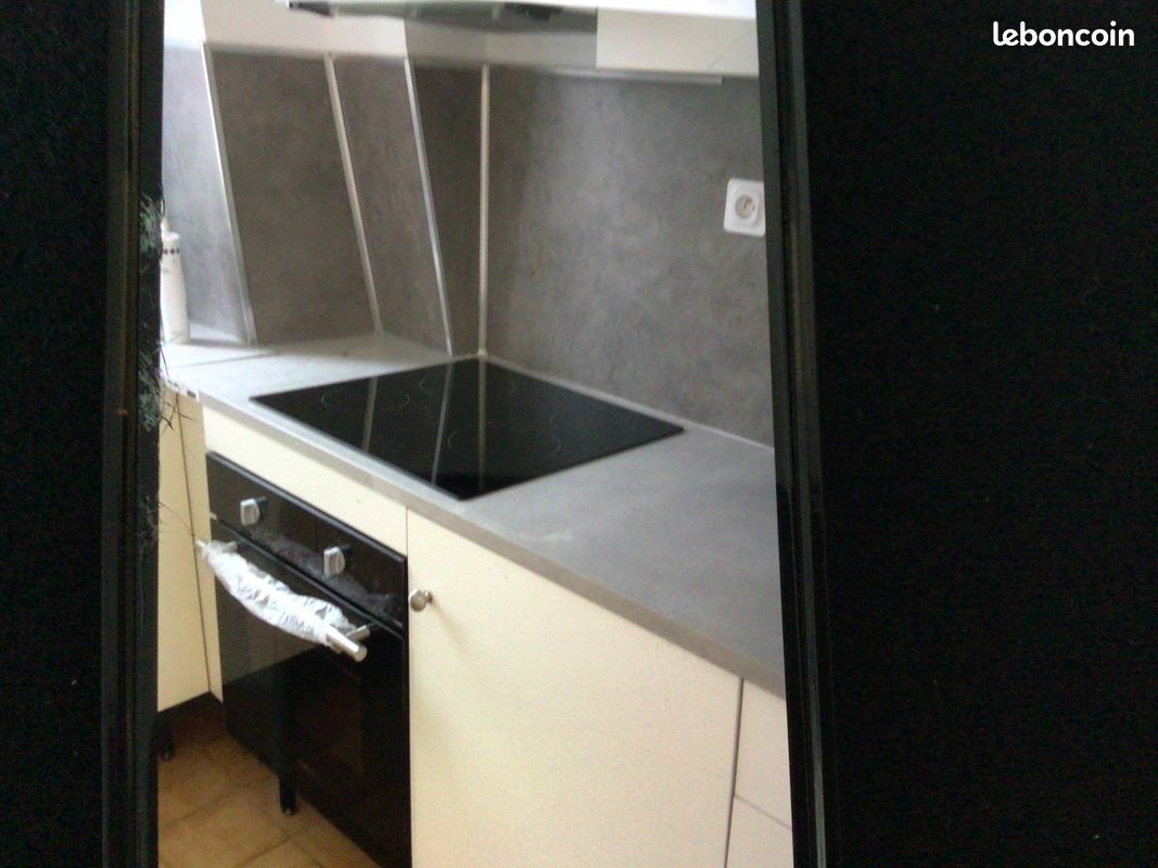 Apartamento de 2 dormitorios en Drancy, France No. 328561