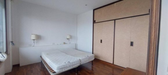 3-salle Penthouse à Parma, Italy No. 39433 13