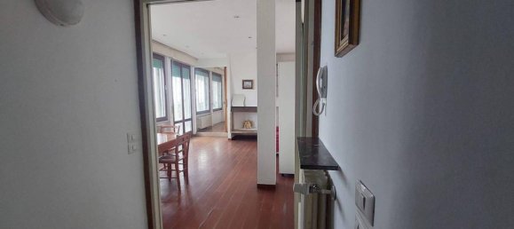 3-salle Penthouse à Parma, Italy No. 39433 28