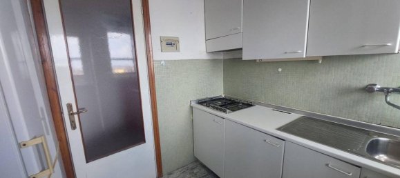 3-salle Penthouse à Parma, Italy No. 39433 20