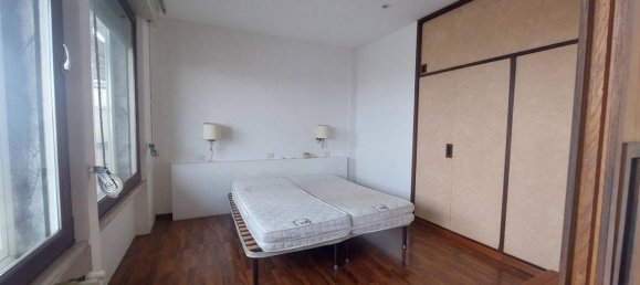 3-salle Penthouse à Parma, Italy No. 39433 12