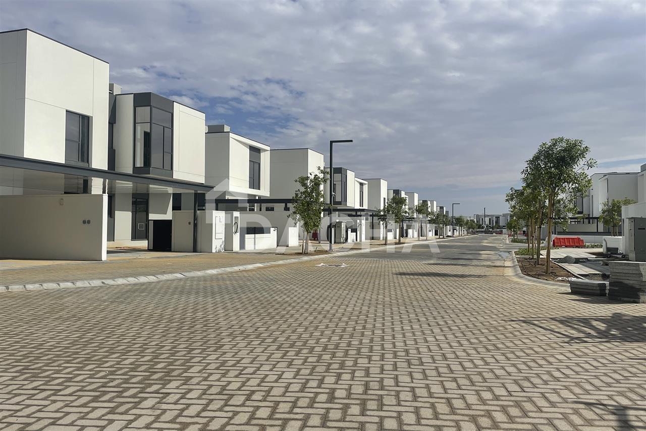 Moradia em banda T3 em Al Furjan, UAE N.º 27751