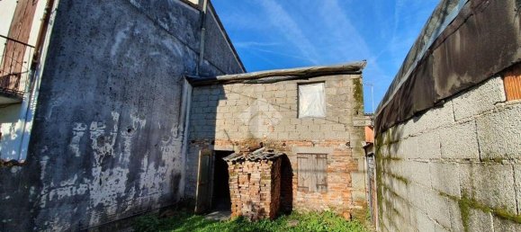 2 bedrooms House in Castelfranco Veneto, Italy No. 301603 16