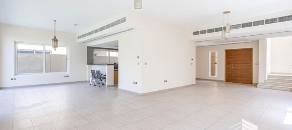 Вилла с 4 спальнями в Jumeirah Park, ОАЭ № 18564 2