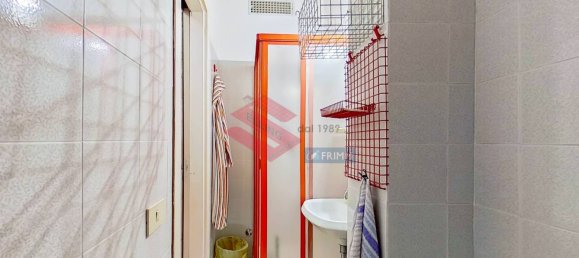 3 bedrooms Apartment in Rome, Italy No. 198524 32