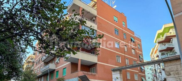 3 bedrooms Apartment in Rome, Italy No. 198524 51