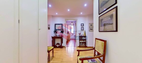 3 bedrooms Apartment in Rome, Italy No. 198524 10