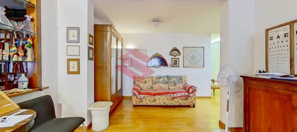 3 bedrooms Apartment in Rome, Italy No. 198524 18