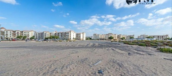 1350m² Land in Al Warsan, UAE No. 6968 7