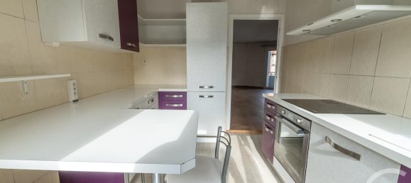 5 bedrooms Apartment in Grenoble, France No. 247446 3