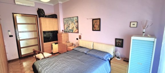 Apartamento de 4 dormitorios en Turin, Italy No. 320472 14