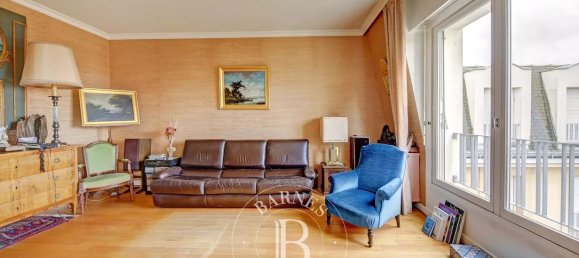 3 bedrooms Apartment in Versailles, France No. 186940 5