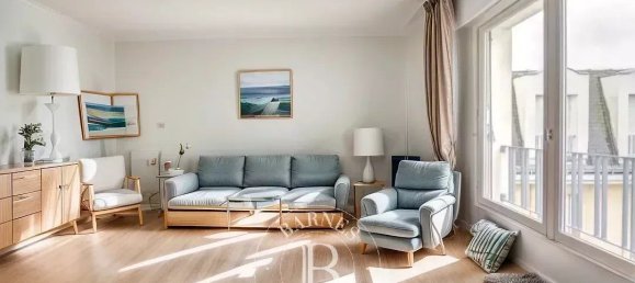 3 bedrooms Apartment in Versailles, France No. 186940 6