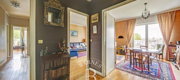 3 bedrooms Apartment in Versailles, France No. 186940 2