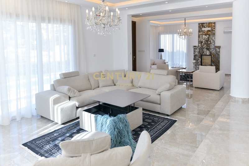 Villa T5 em Agios Tychonas, Cyprus N.º 7635