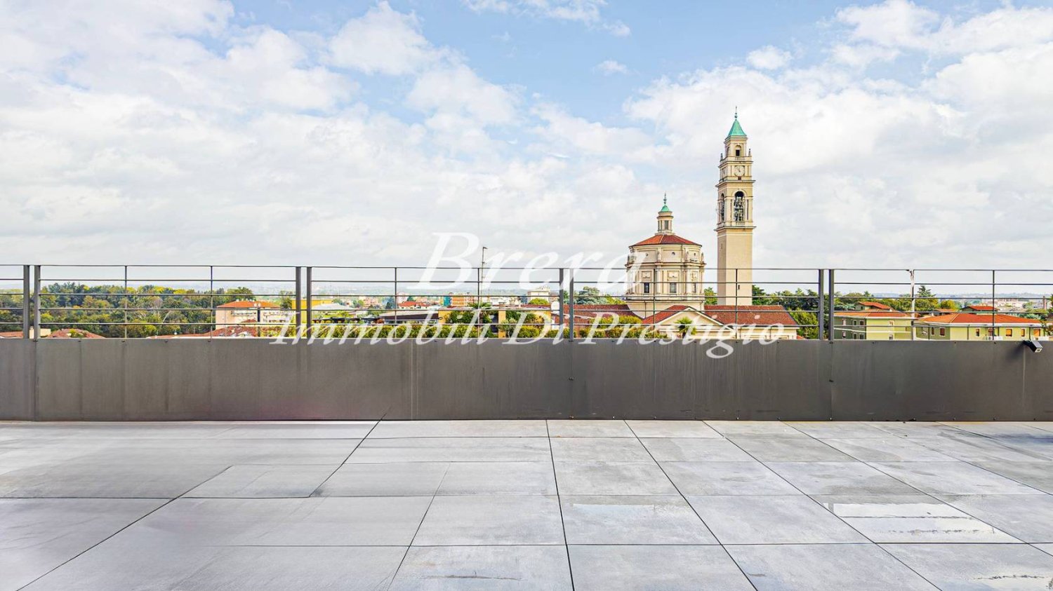 Apartamento de 3 dormitorios en Monza, Italy No. 331030