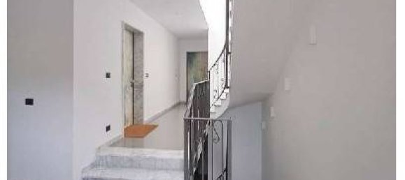 2 bedrooms Penthouse in Genoa, Italy No. 266655 3