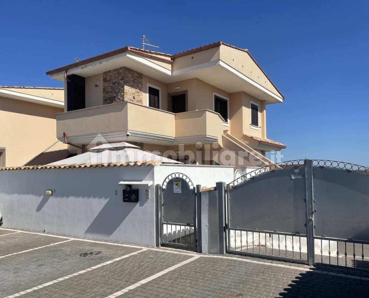 1 bedroom Apartment in Pomezia, Italy No. 356947