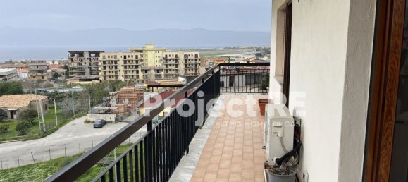 4 rooms Apartment in Reggio Calabria, Italy No. 42406 16