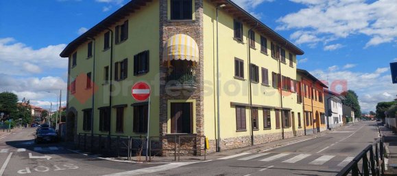 Квартира с 2 комнатами в Парабьяго, Италия № 329287 15