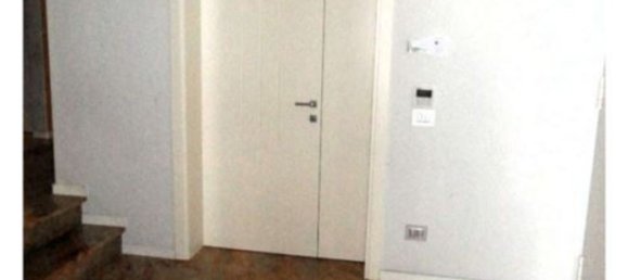 Вилла с 4 комнатами в Сассуоло, Италия № 95984 7