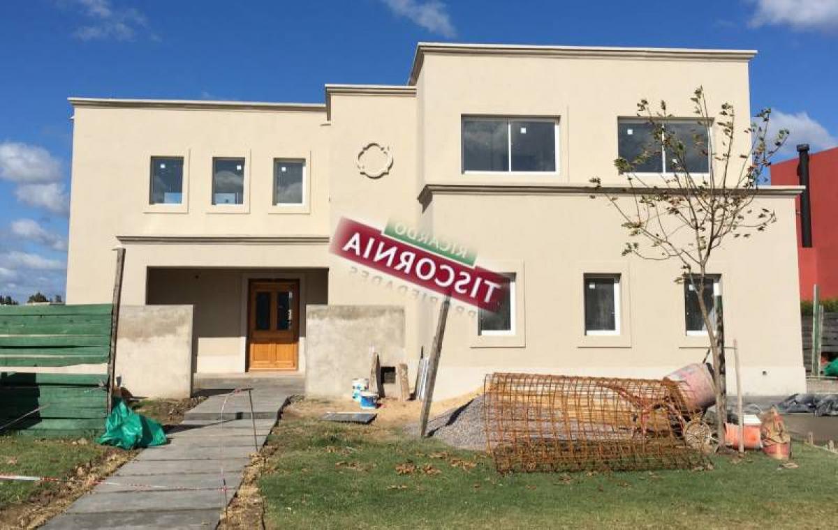 4 bedrooms House in Tigre, Argentina No. 58851