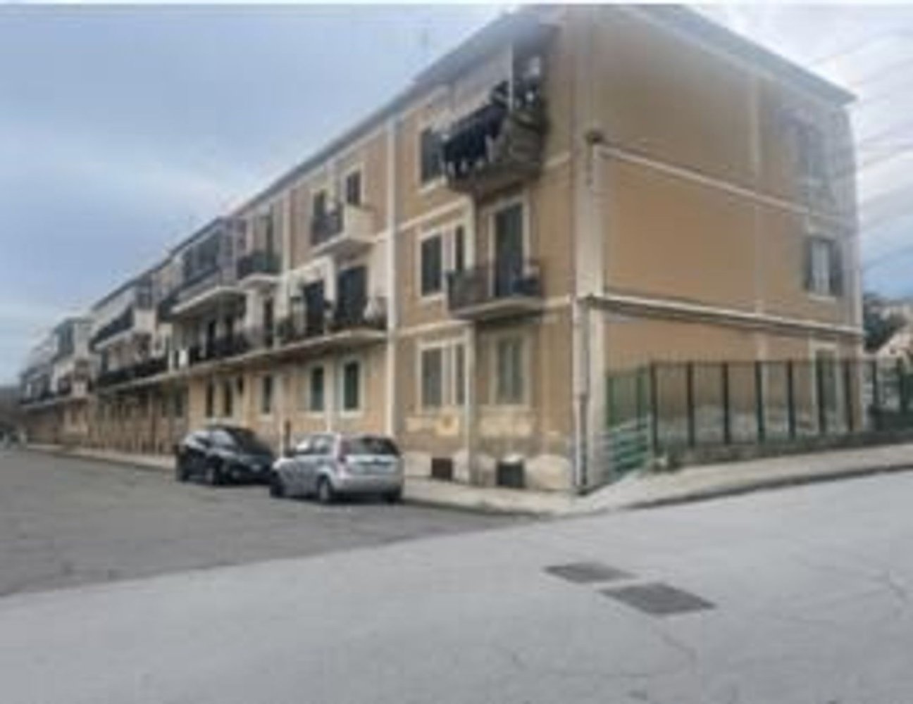 Apartamento de 5 dormitorios en Messina, Italy No. 402305