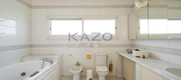 4 bedrooms Commercial property in Limassol, Cyprus No. 18641 9