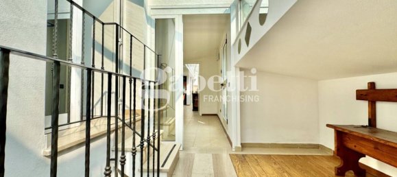 2 bedrooms Apartment in Florence, Italy No. 358778 10