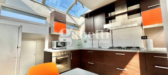 2 bedrooms Apartment in Florence, Italy No. 358778 3