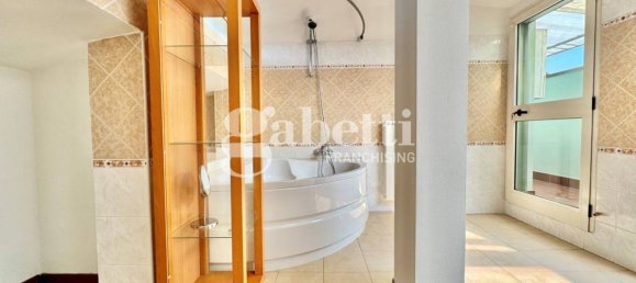 2 bedrooms Apartment in Florence, Italy No. 358778 22