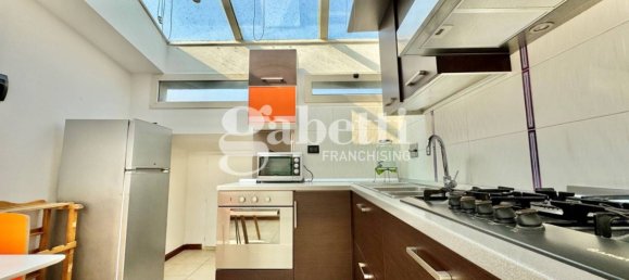 2 bedrooms Apartment in Florence, Italy No. 358778 2