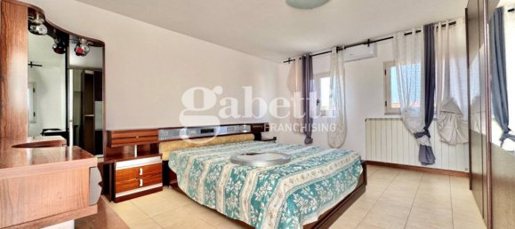 2 bedrooms Apartment in Florence, Italy No. 358778 12