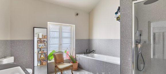 3 bedrooms Duplex in Paris, France No. 113676 8