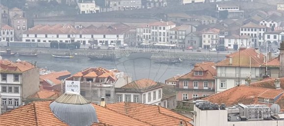 10 bedrooms Building in Porto, Portugal No. 96278 2
