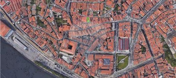 10 bedrooms Building in Porto, Portugal No. 96278 8