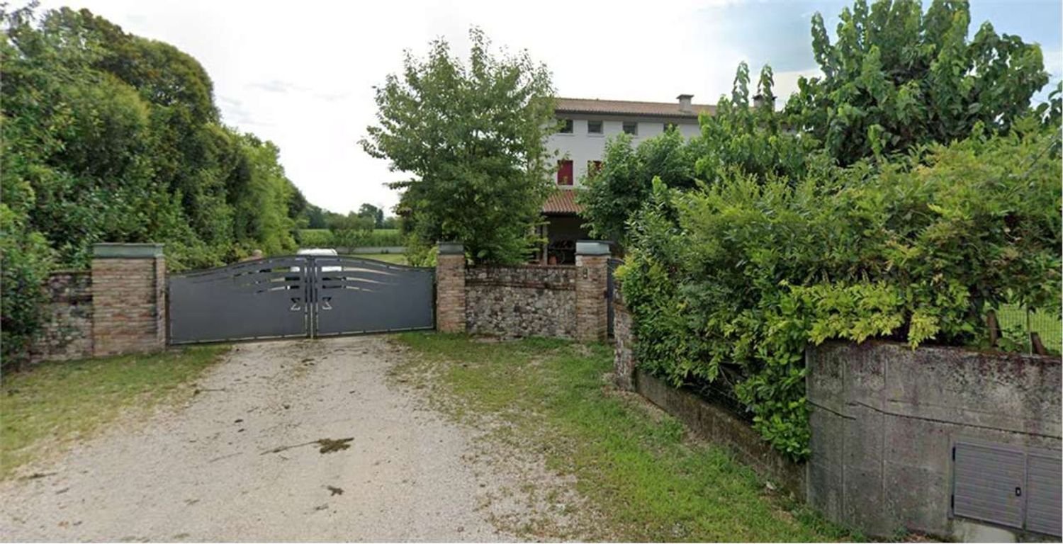 14 bedrooms Villa in Santa Lucia di Piave, Italy No. 379645