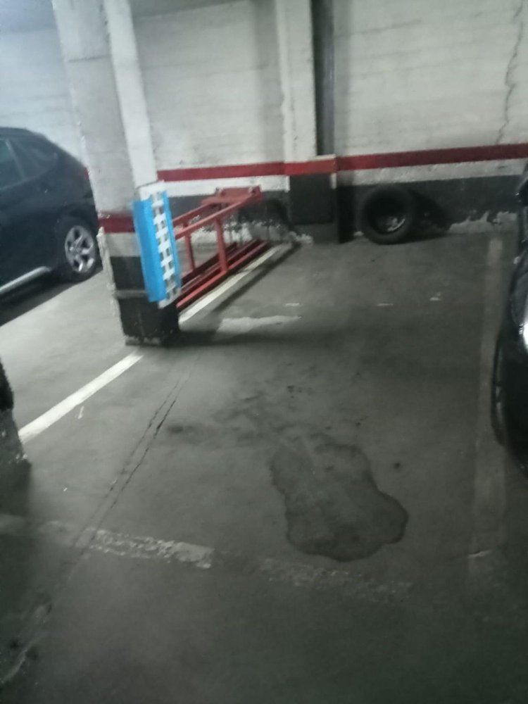  Garage in Madrid, Spain No. 197588