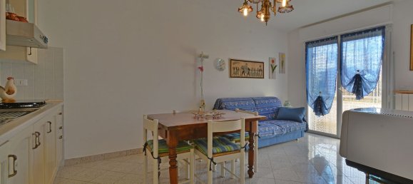 2 rooms Apartment in Borghetto Santo Spirito, Italy No. 112028 3