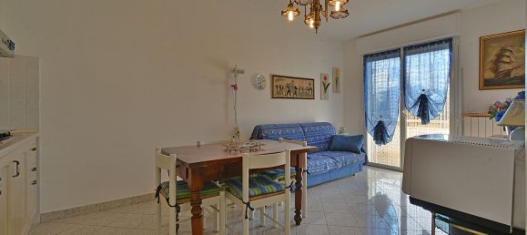 2 rooms Apartment in Borghetto Santo Spirito, Italy No. 112028 4