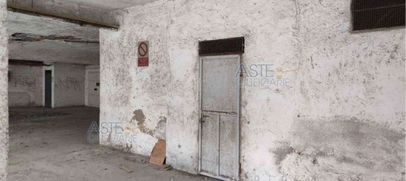 5 rooms Apartment in Pomezia, Italy No. 16319 5