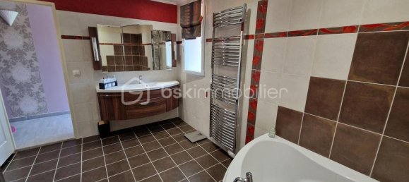 4 غرف نوم منزل في Thibie, France رقم 64390 13