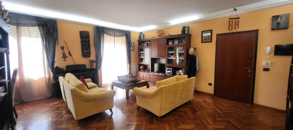 4-salle Appartement à Syracuse, Italy No. 250201 2