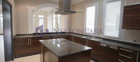 6 bedrooms Villa in Doha, Qatar No. 1164 6