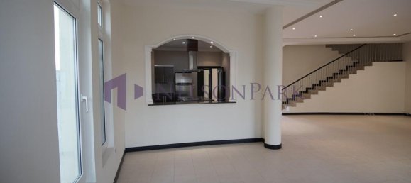 6 bedrooms Villa in Doha, Qatar No. 1164 2