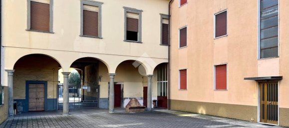 Дом с 6 спальнями в Бонате Сопра, Италия № 357226 9